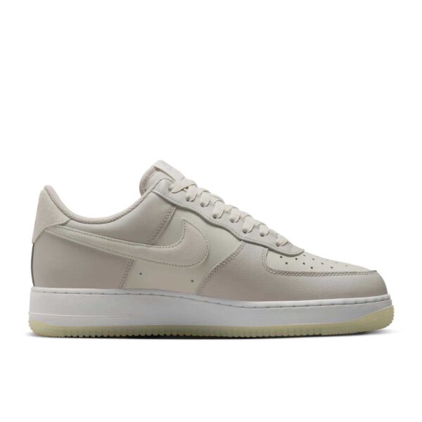 Nike Air Force 1 '07 LV8 FN5832-001